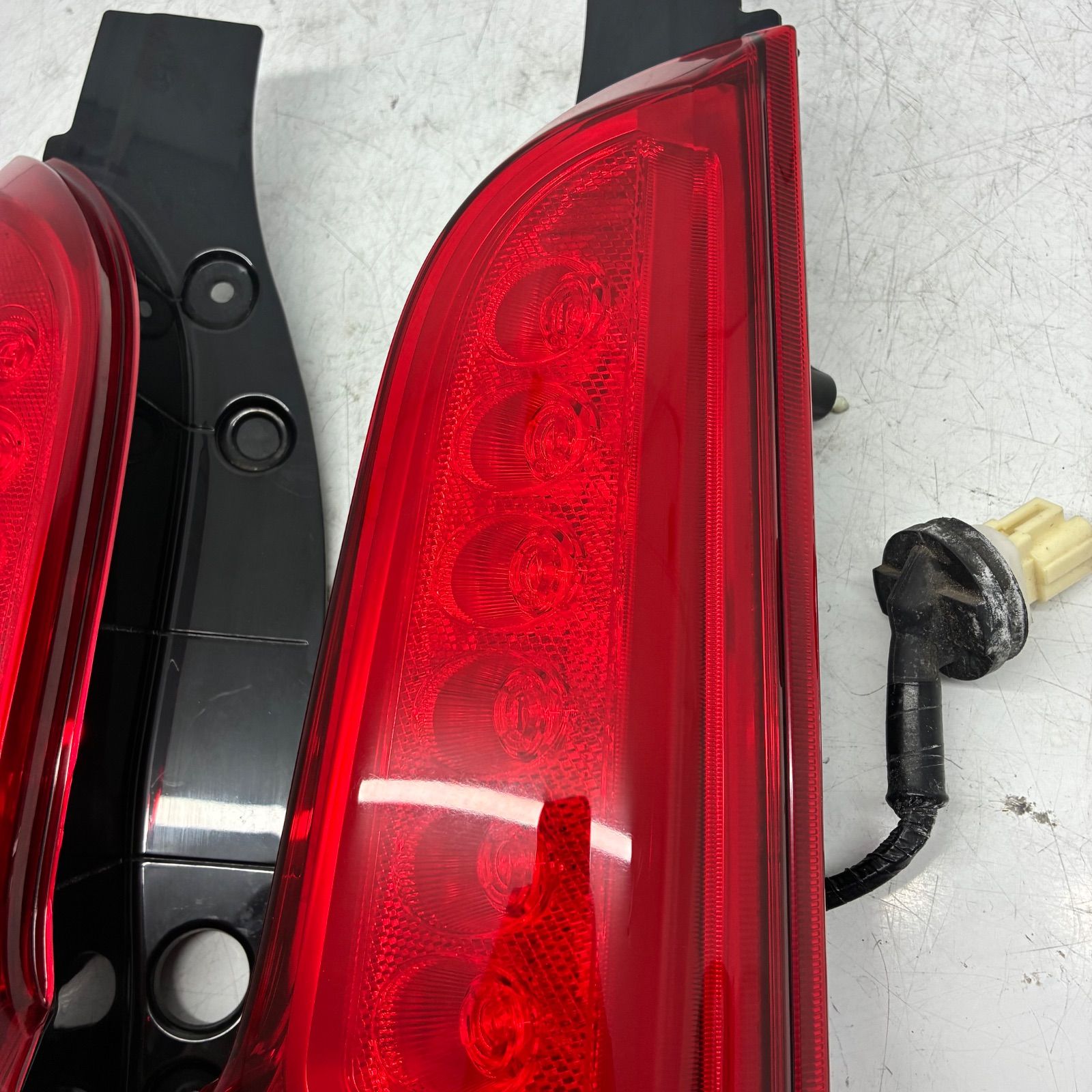 スズキ スペーシア MK32S MK42S 左右 テールランプ MK32S MK42S 