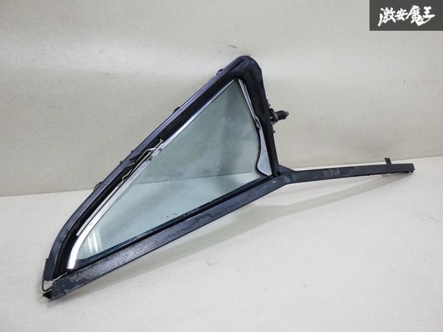 NISSAN 日産 純正 GC10 ハコスカ スカイライン ４ドア フロント 三角窓 可動式 青ガラス ガラス割れ無し！ 即納 棚2F-N