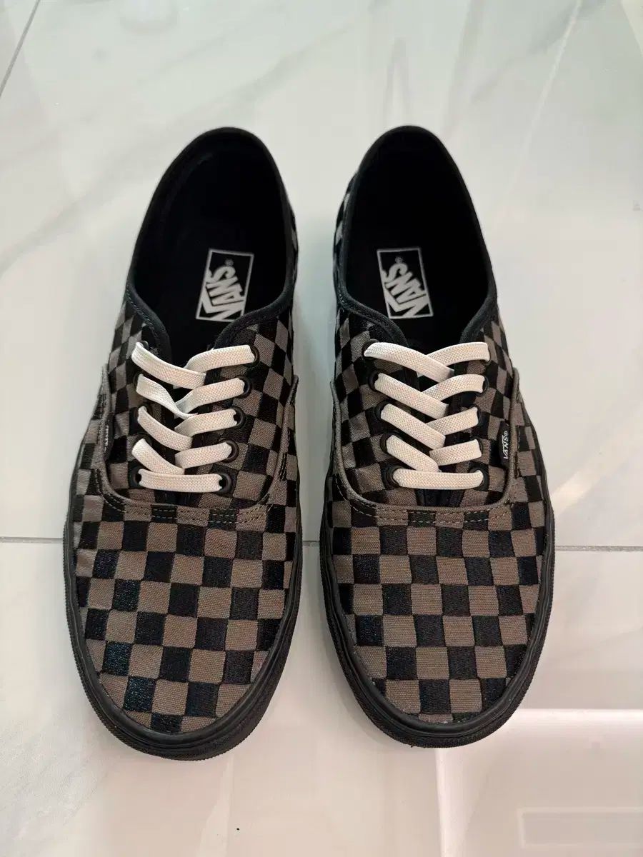 285 VANS(バンズ) オーセンティック 刺繍 チェック 黒