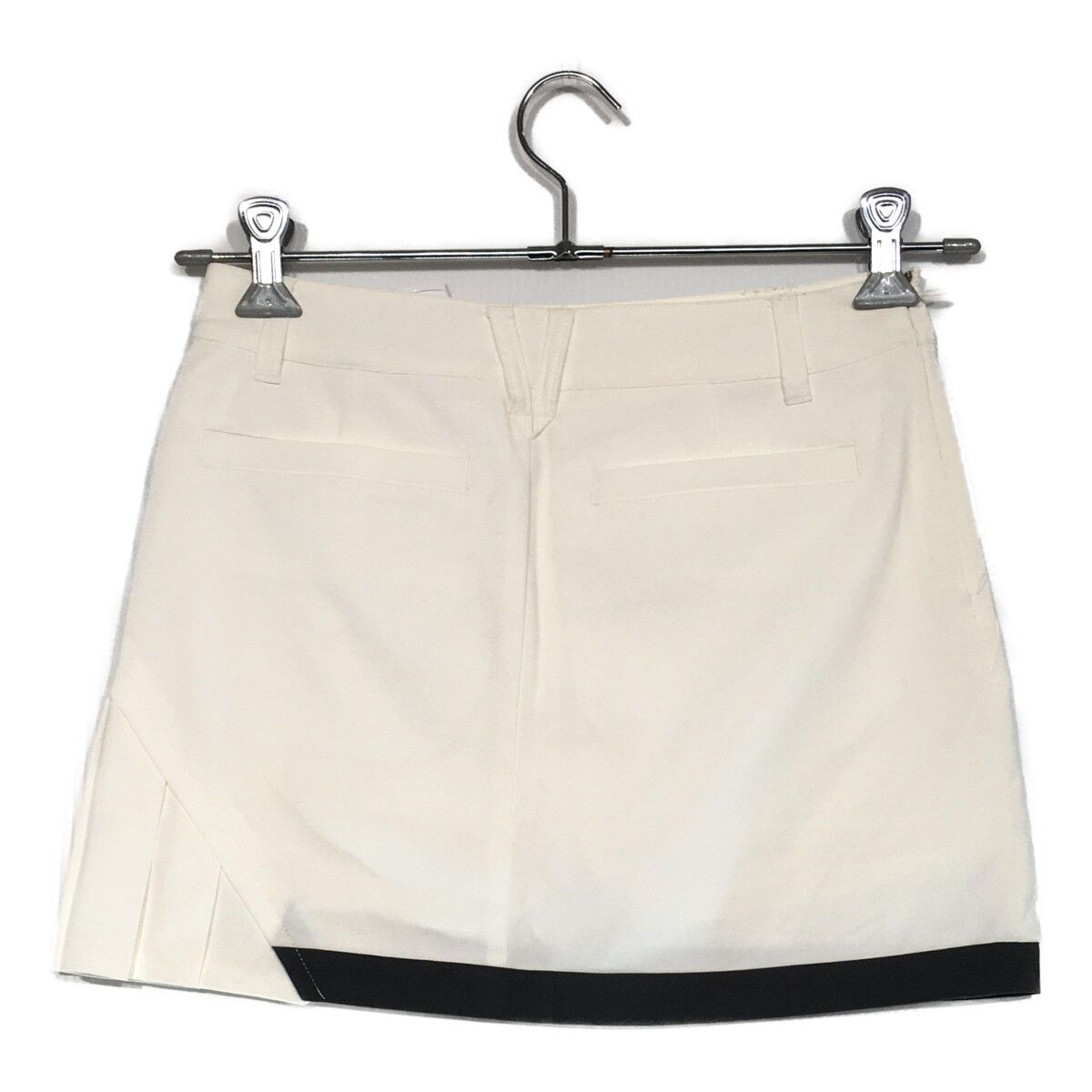 DESCENTE GOLF ホワイト ゴルフスカート サイズSS 新品未使用‼️ 未使用品 レディース デサントゴルフ DESCENTE GOLF スカート S