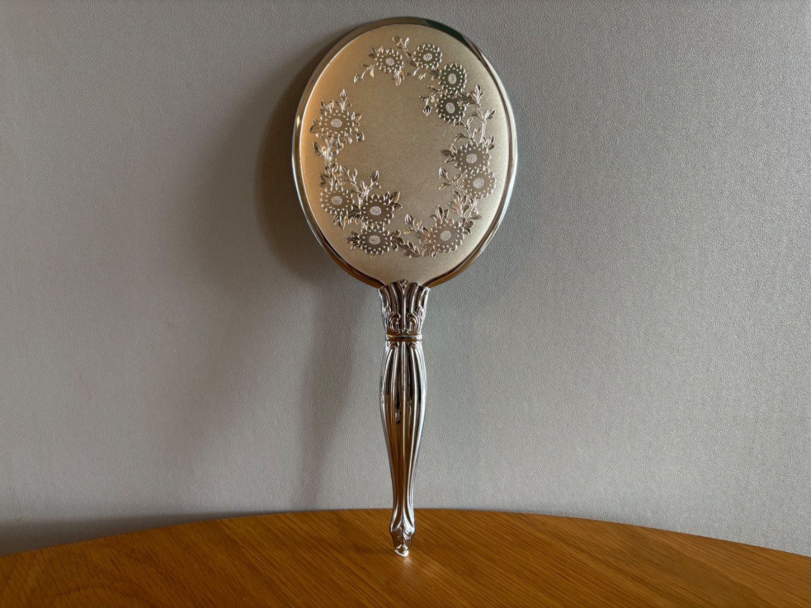 国産の古い華が描かれた手鏡 ハンドミラー 手鏡 ヴィンテージ アンティーク 昭和レトロ