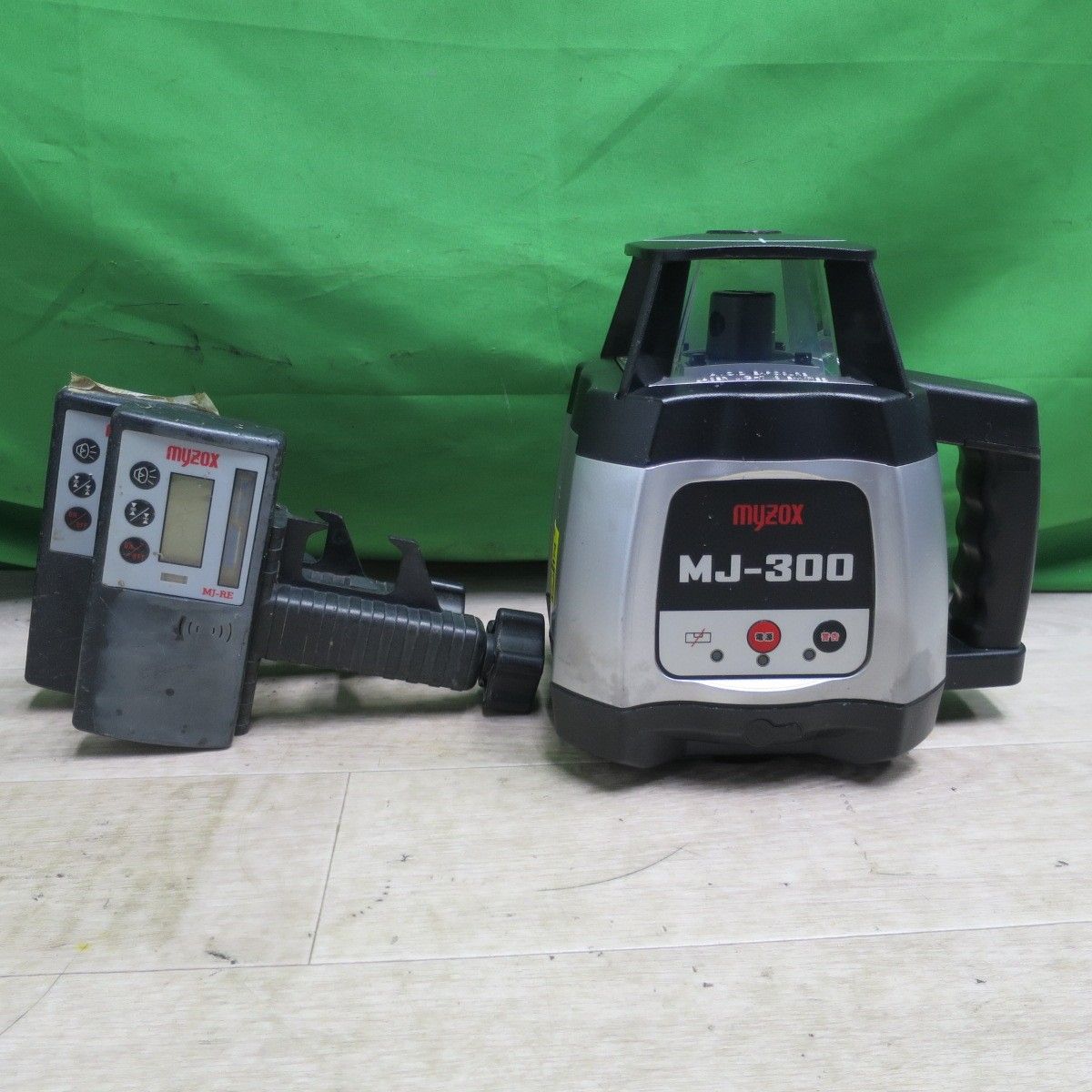 マイゾックス】自動整準レーザーレベル MJ-300 受光器 三脚付