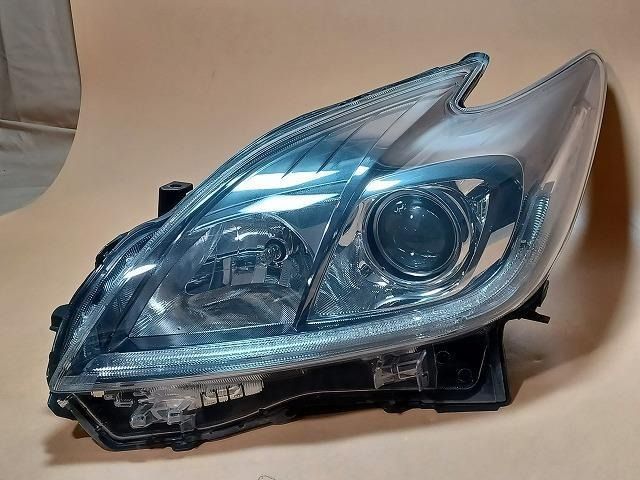 プリウスZVW30後期ヘッドライト左右セットキセノHIDレベ付コイト47-52 プリウス ZVW30 後期 左ヘッドライト HID 47-52 打刻：モ (Z549
