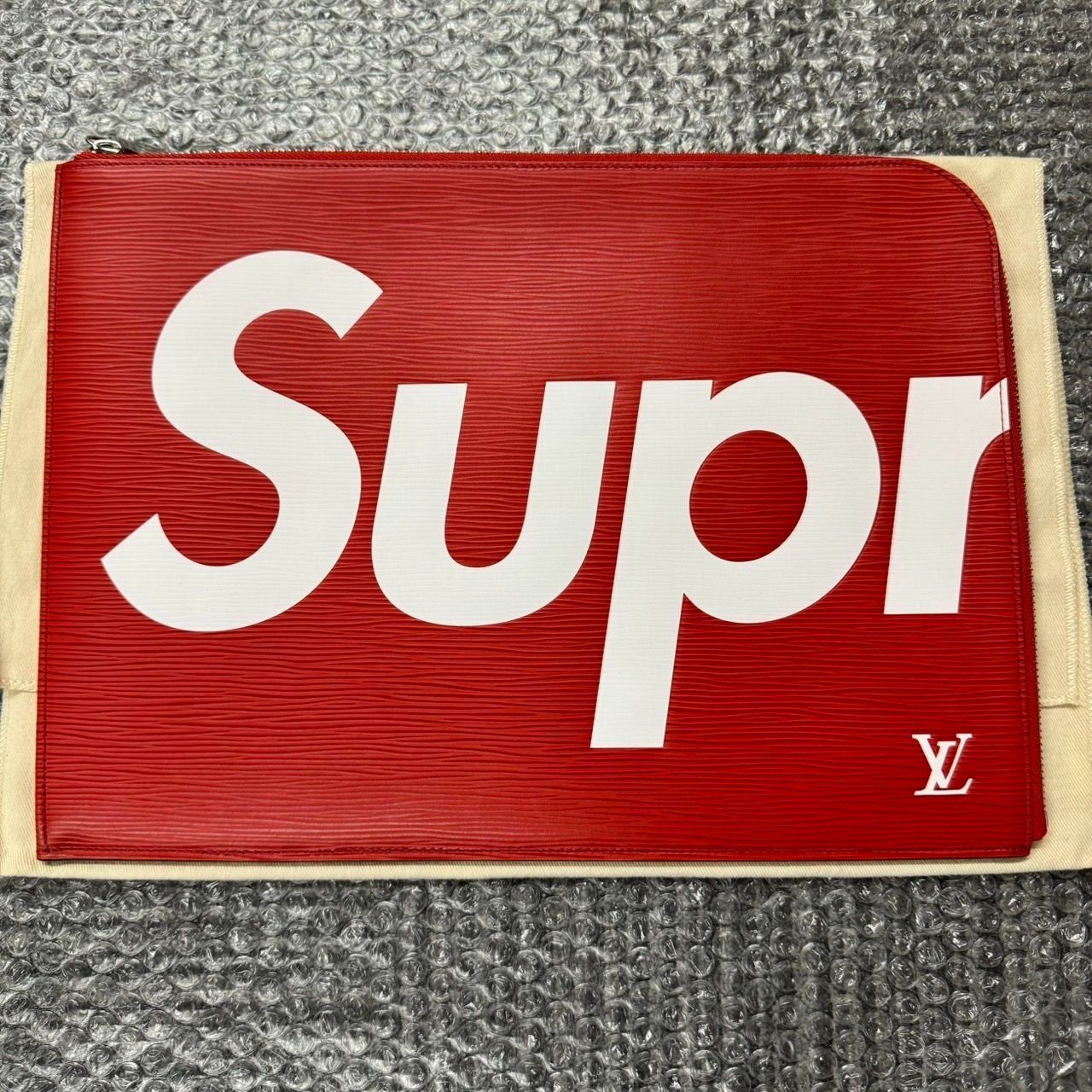 17aw Supreme Louis Vuitton Pochette Jour Epi GM Red シュプリーム