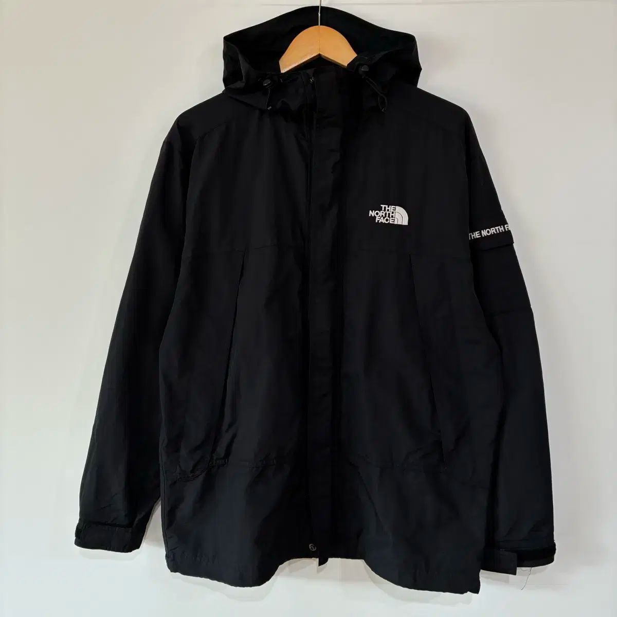 1119 THE NORTH FACE ザ ノース フェイス ウィンドブレーカー
