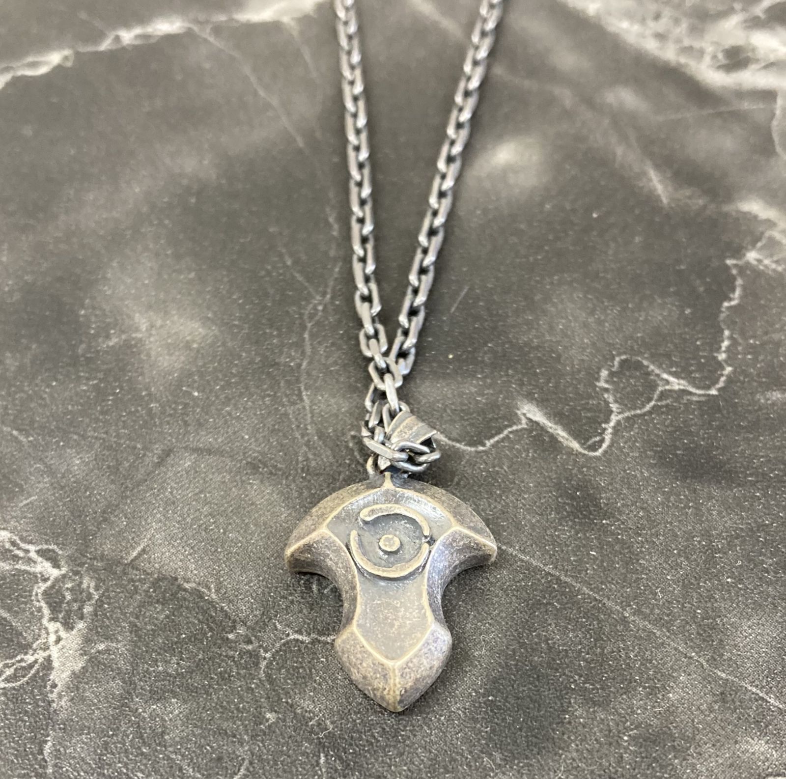  33. FF 14 アゼム シルバーペンダント ネックレス アクセサリー ヘアアクセサリー キャラクターグッズ