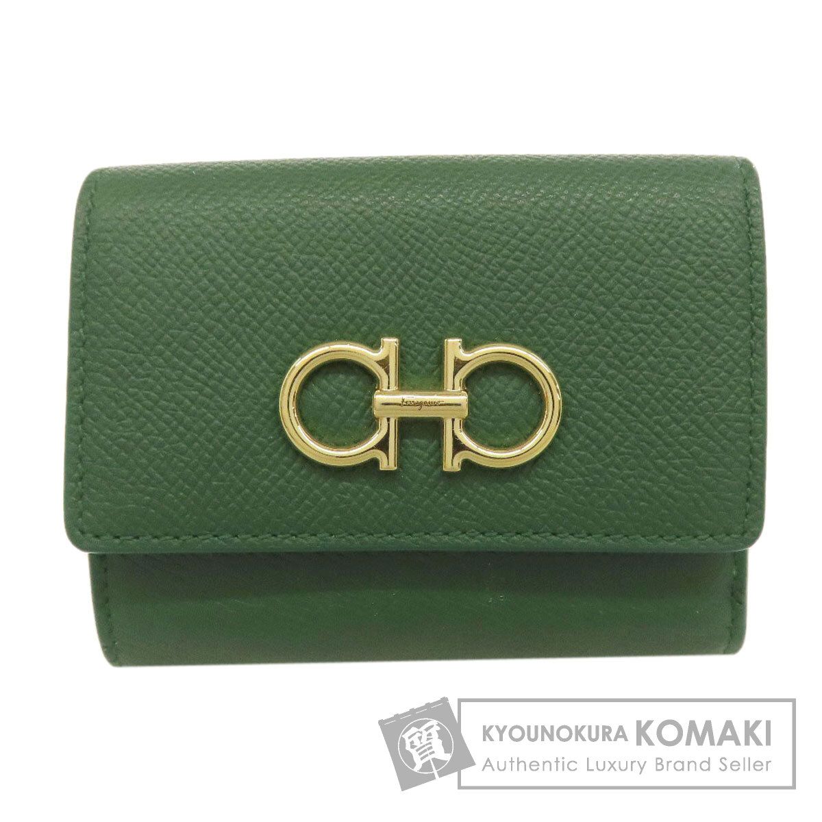 Salvatore Ferragamo サルヴァトーレフェラガモ ガンチーニ金具 二つ折り財布 小銭入れあり レザー レディース