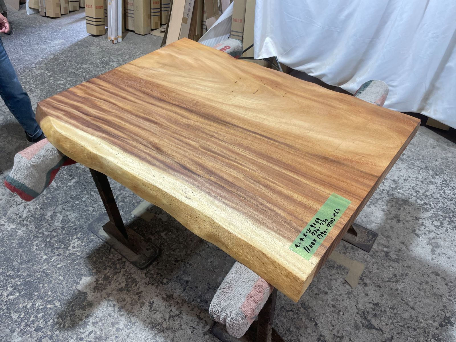 モンキーポッド9269 一枚板無垢 乾燥材 1100ｘ730-730ｘ62mm カウンター センターテーブル ダイニングテーブル