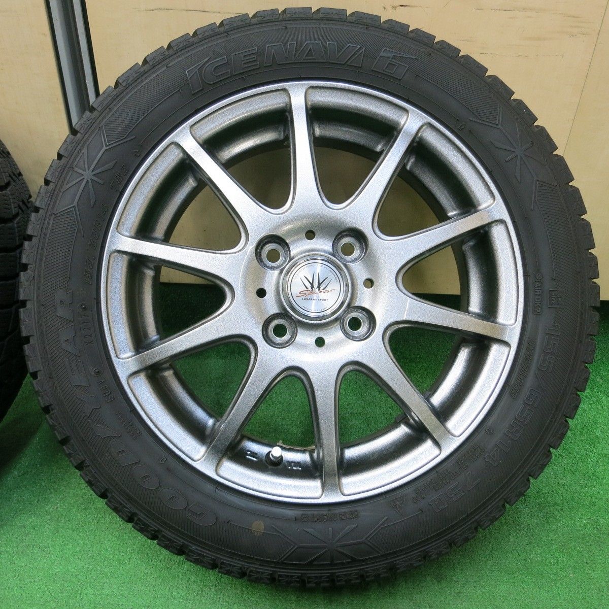 送料無料* バリ溝！綺麗！9分☆LOXARNY SPORT BADX 155/65R14 スタッドレス グッドイヤー アイスナビ6 ロクサーニ  14インチ PCD100/4H☆4042503イス - メルカリ