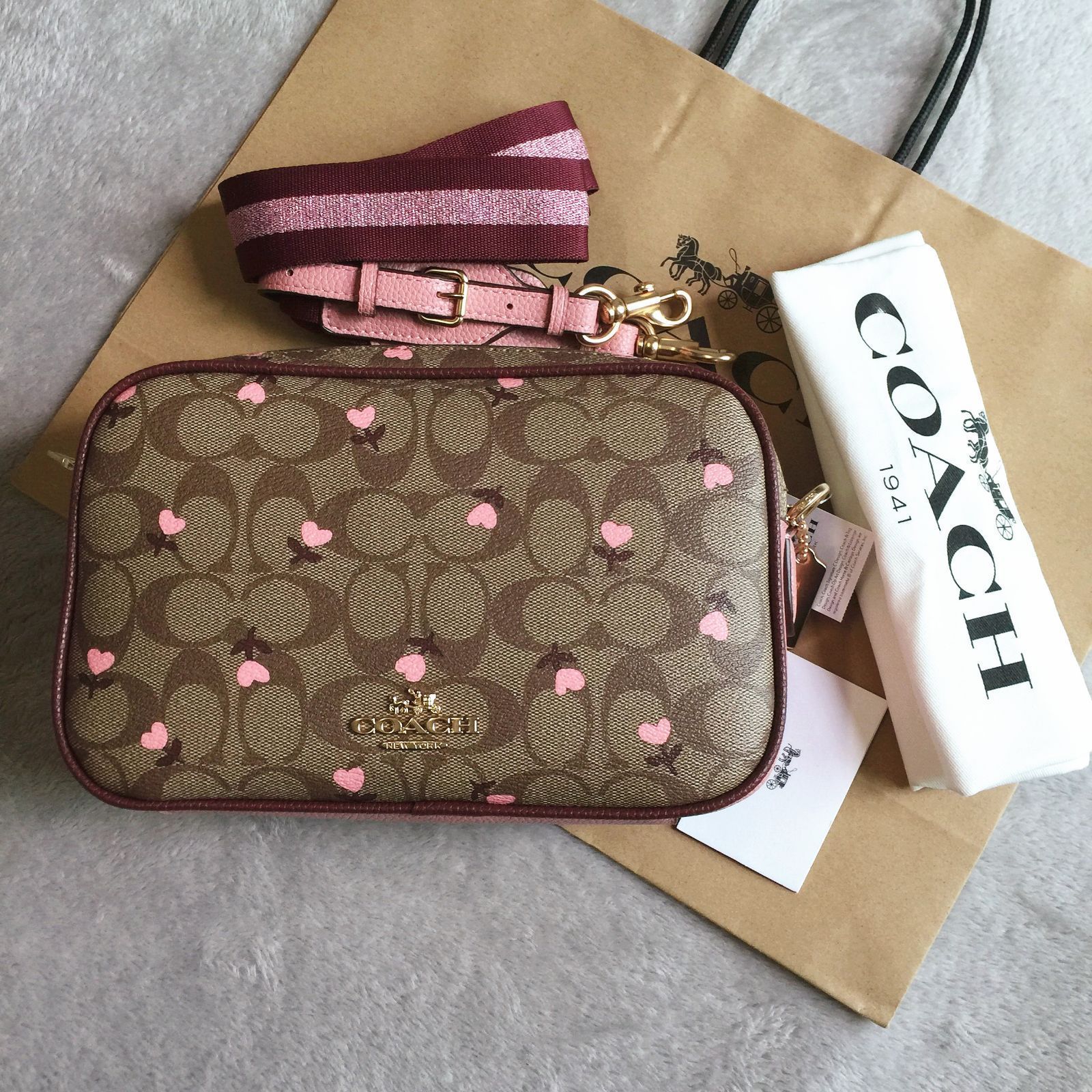 コーチバッグ＞COACH/コーチバッグ ショルダーバッグ C3239 花柄 クロスボディー レディースバッグ 斜めがけバッグ アウトレット品 紙袋付属  新品未使用 - メルカリ