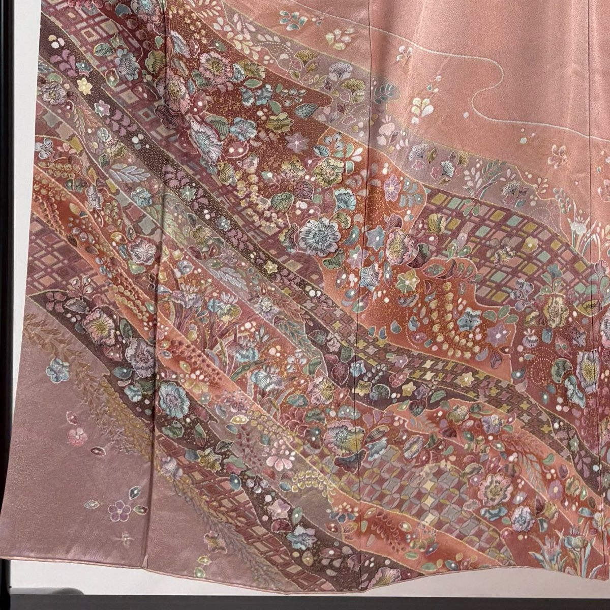 献身的な 訪問着 身丈153.5cm 裄丈65cm M 袷 辻が花柄 霞 金彩 絞り 黒 正絹 名品 【全国送料無料！】