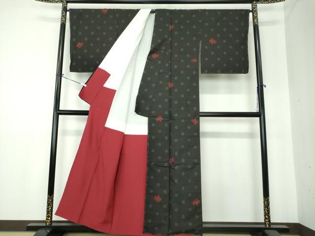 平和屋着物○本場大島紬 7マルキ 地空 舞蝶花文 正絹 逸品 DAAS3738ps