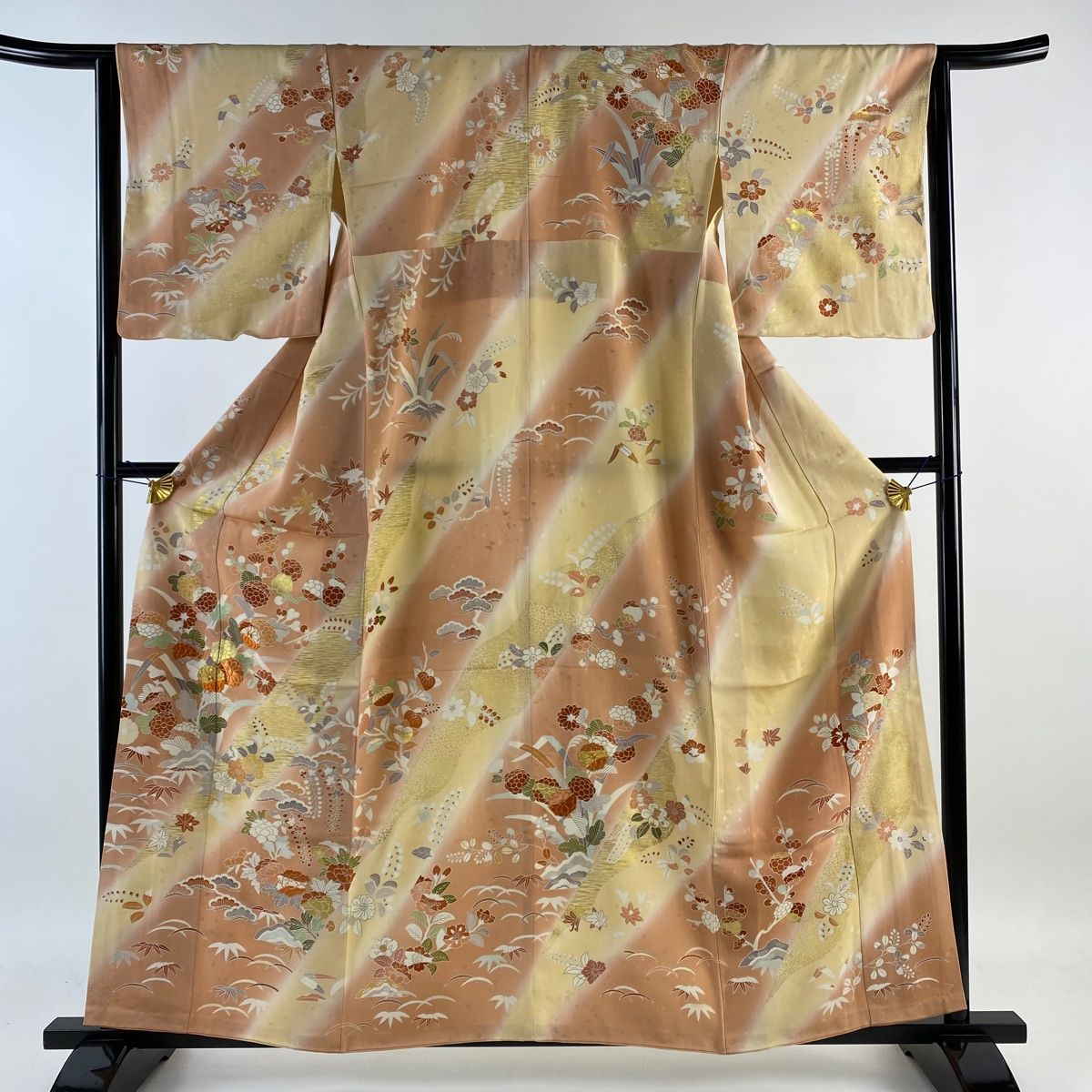 訪問着 身丈160.5cm 裄丈63cm S 袷 千總 落款 菊 松 金糸 金彩 薄オレンジ 正絹