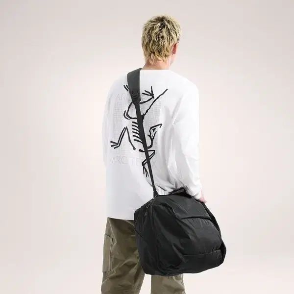 ARC'TERYX ブラックショルダーバッグ Arc'teryx アークテリクスブラック ショルダーバッグ - メルカリ