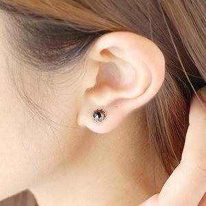 ひねりデザイン♪PT900ブラックダイヤモンドピアス1ctAAA ひねりデザイン♪PT900ブラックダイヤモンドピアス1ctAAA - メルカリ