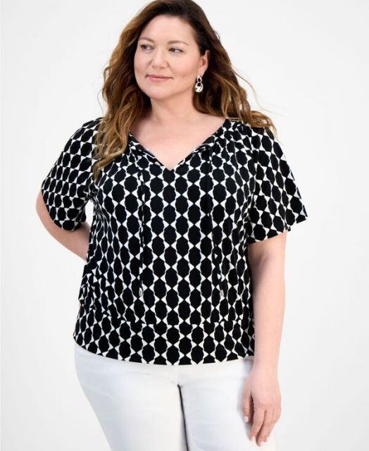 売れ筋商品|||ジェイエムコレクション カットソー トップス レディース Plus Size Printed Tie Split Neck Top, Exclusively at Macy's Deep Black 送料無料】 ジェイエムコレクション レディース シャツ トップス