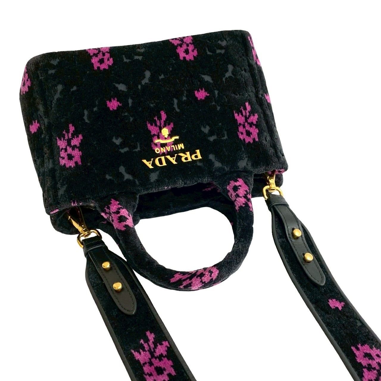 極 美品 PRADA プラダ カナパ ミニ ロゴ 金具 花柄 ベロア 極 美品 PRADA プラダ カナパ ミニ ロゴ 金具 花柄 ベロア