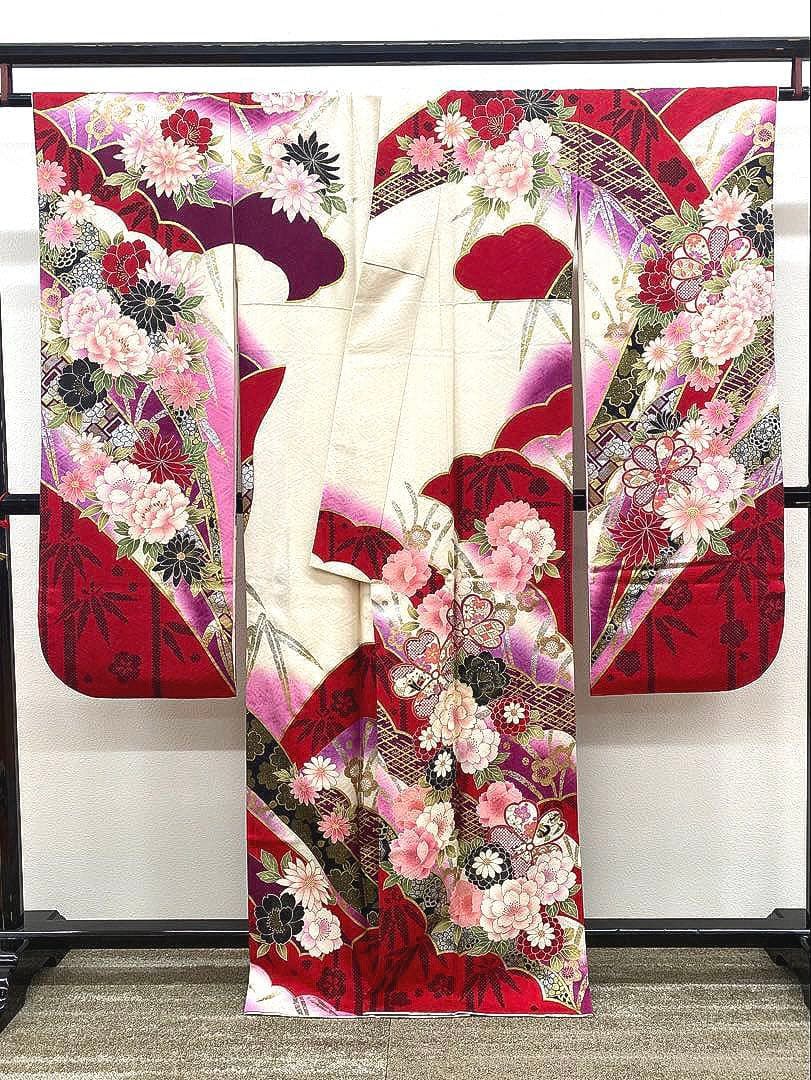 振袖 豪華 銀通し 刺繍 金彩 紋意匠 牡丹 身丈161cm パール