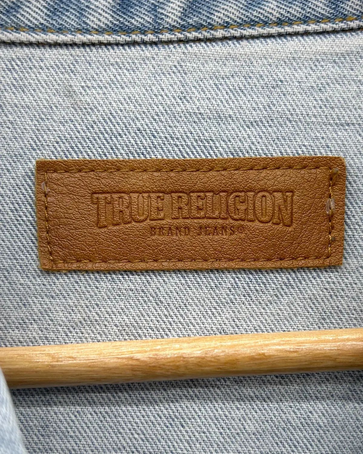 美品✨TRUERELIGION/トゥルーレリジョン ダメージ加工 フレア y2k TRUE RELIGION JOEYフレアデニム y2k USA製 29×33 - メルカリ