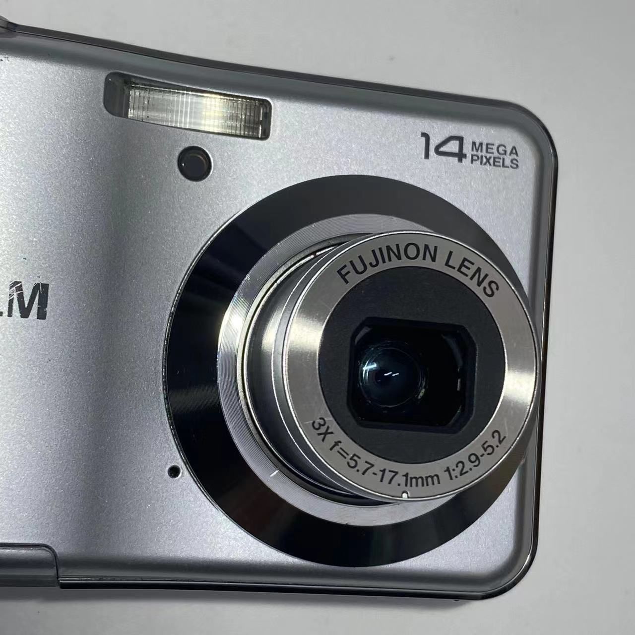 フジフイルム FinePix AV210 シルバー 動作確認済み - メルカリ