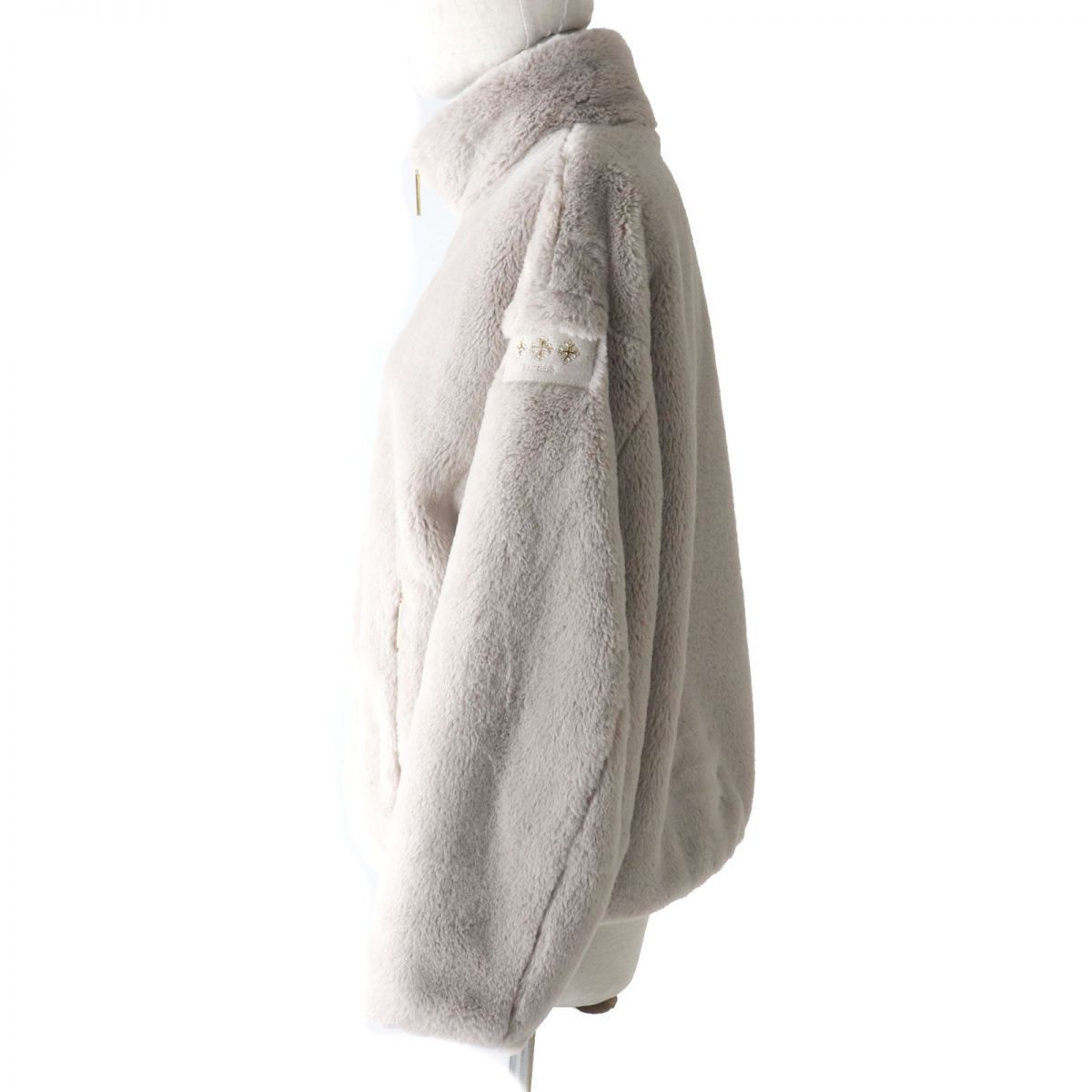 TATRAS - 極美品★正規 22AW TATRAS タトラス LTAT22A4903-L BARBRA バルブラ ロゴワッペン付 ZIP UP ボアブルゾン レディース グレージュ 01 日本製 極美品☆正規 22AW TATRAS タトラス LTAT22A4903-L BARBRA