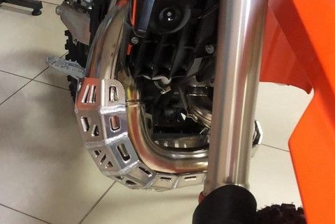 エンジンガード KTM 20-22 150 EXC TPI mo03k - メルカリ