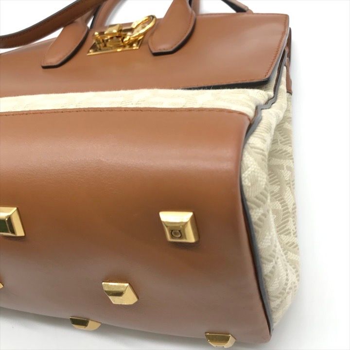 【美品】フェラガモ ガンチーニ ハンドバッグ 2Way 保存袋付き 希少】美品 Ferragamo フェラガモ 2wayハンドバッグ ガンチーニ