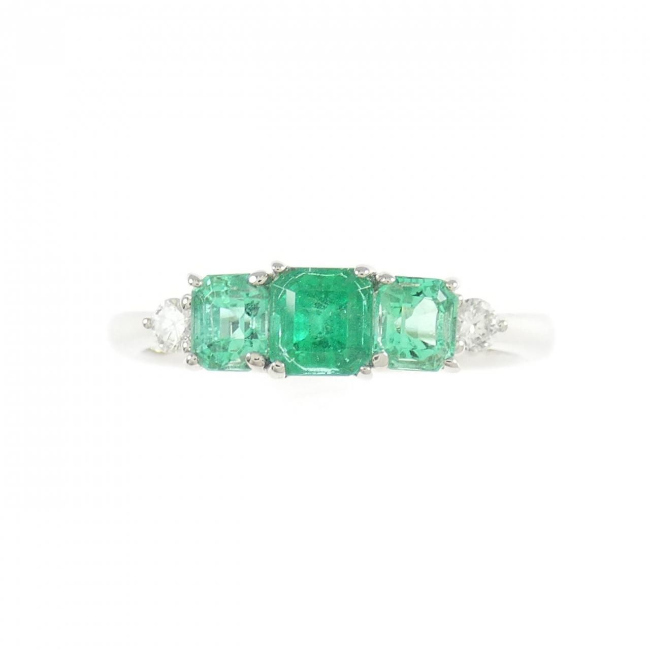 Pt900エメラルドリング0.29ct Pt900 エメラルド(0.29ct)メレダイヤ(0.11ct)付リング 買取実績