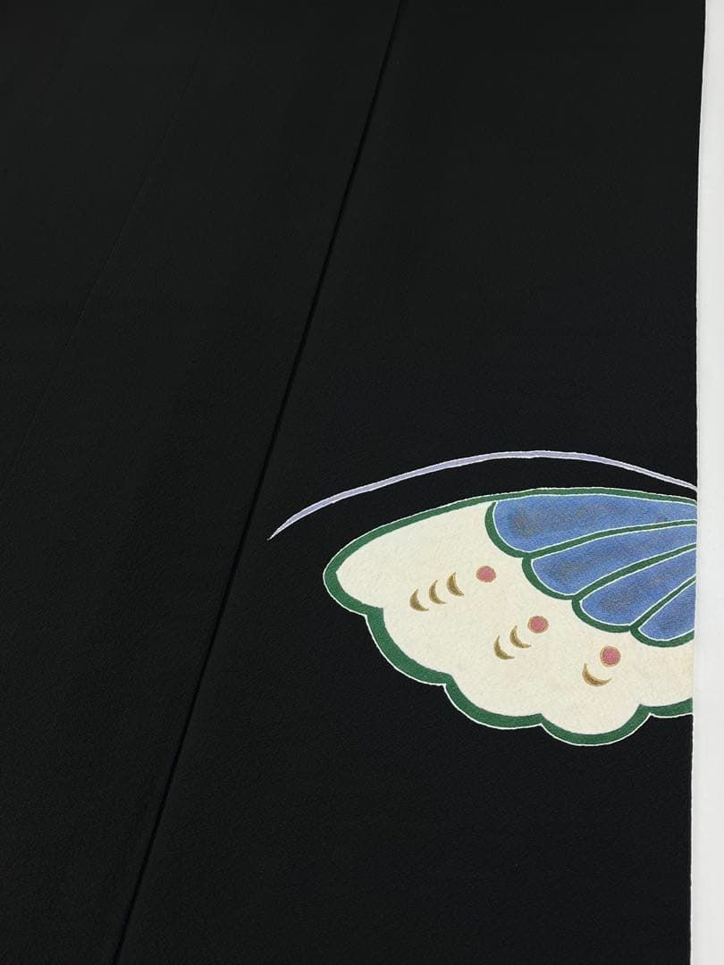 ジュサブロー 辻村寿三郎 落款入 振袖 手描き友禅 金彩 ちりめん 正絹 黒地 ジュサブロー 辻村寿三郎 落款入 振袖 手描き友禅 金彩 ちりめん 正絹