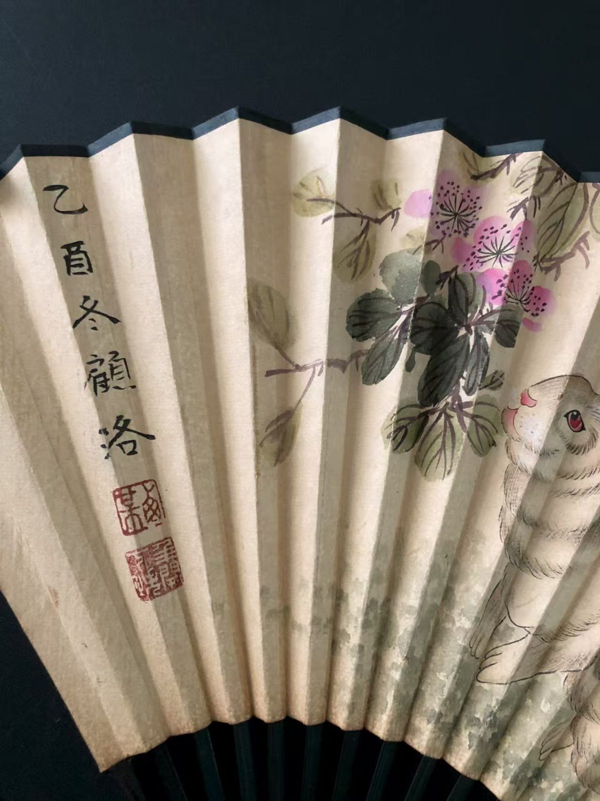 都内23区配達無料 中国古美術.清代.ウサギ 扇面の純手描き作品.観賞品.文房置物.中国骨董25090713