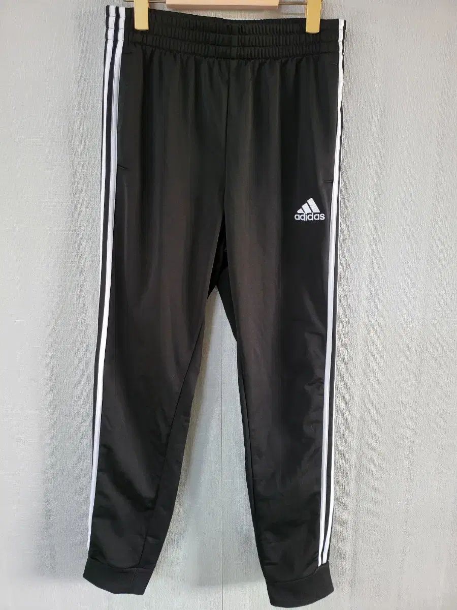 adidas(アディダス)
