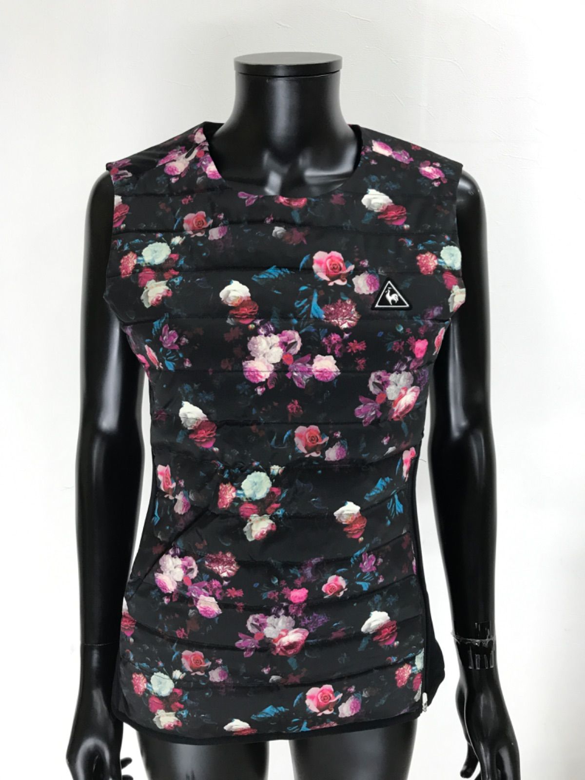 【USED】le coq sportif ルコック ポリエステル ダウン ベスト 花柄 ブラック 黒 レディース L ゴルフウェア