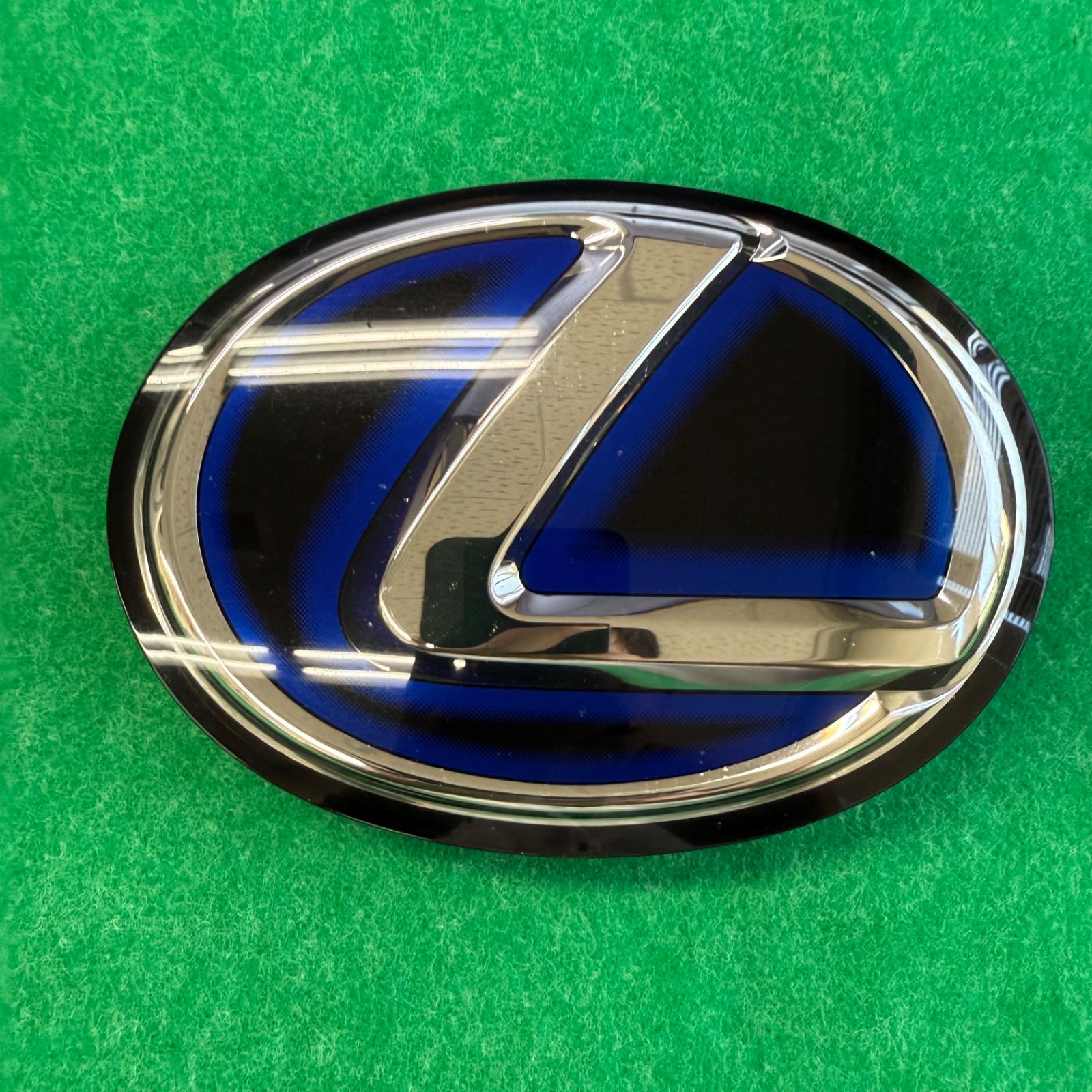 レクサスエンブレム　ゴールド調エンブレム　ハイブリッドエンブレム　LS600h等 レクサスエンブレム ゴールド調エンブレム ハイブリッドエンブレム2