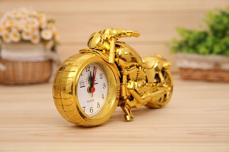オートバイモデル　ゴールド　目覚まし時計 新品 バイク 目覚まし時計 かっこいい メタリック インテリア ブラック