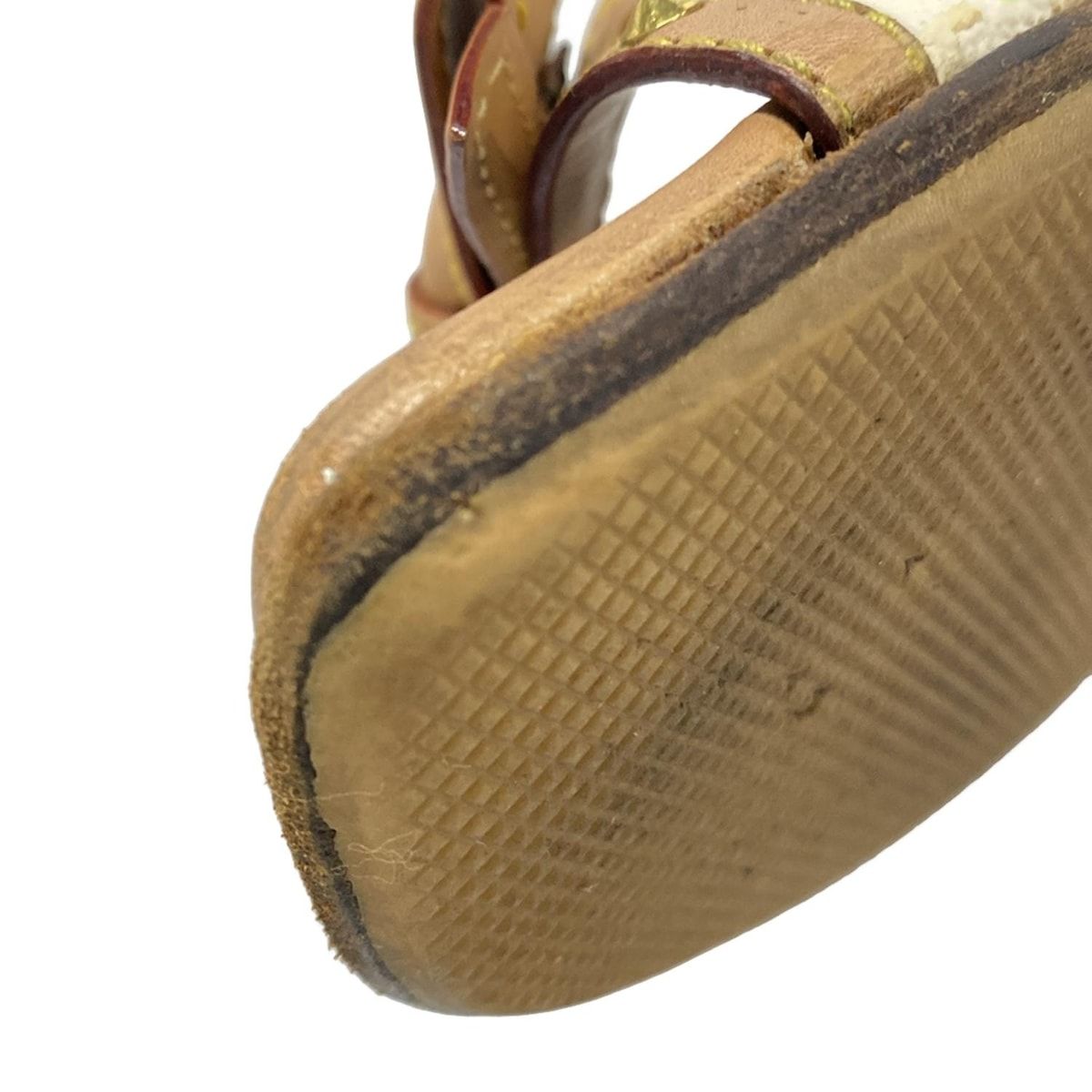 - 白×ベージュ×マルチ