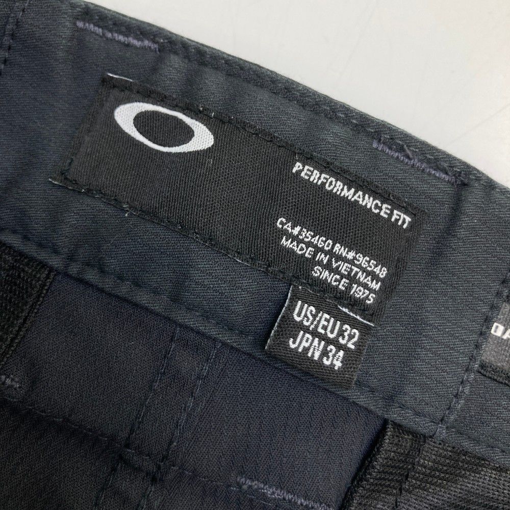 サイズ：34 OAKLEY オークリー 5分丈パンツ ブラック系 [240101463718 