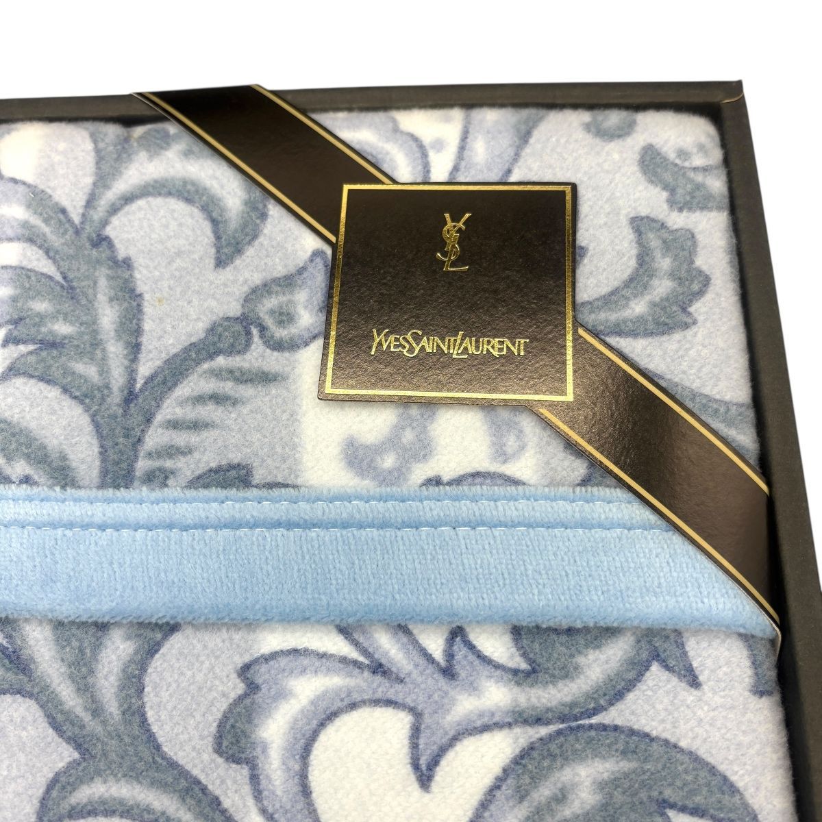 【未使用品】【匿名配送】Yves Saint-Laurent綿毛布　ピンク　ロゴ 未使用品】【匿名配送】Yves Saint-Laurent綿毛布 ピンク ロゴ