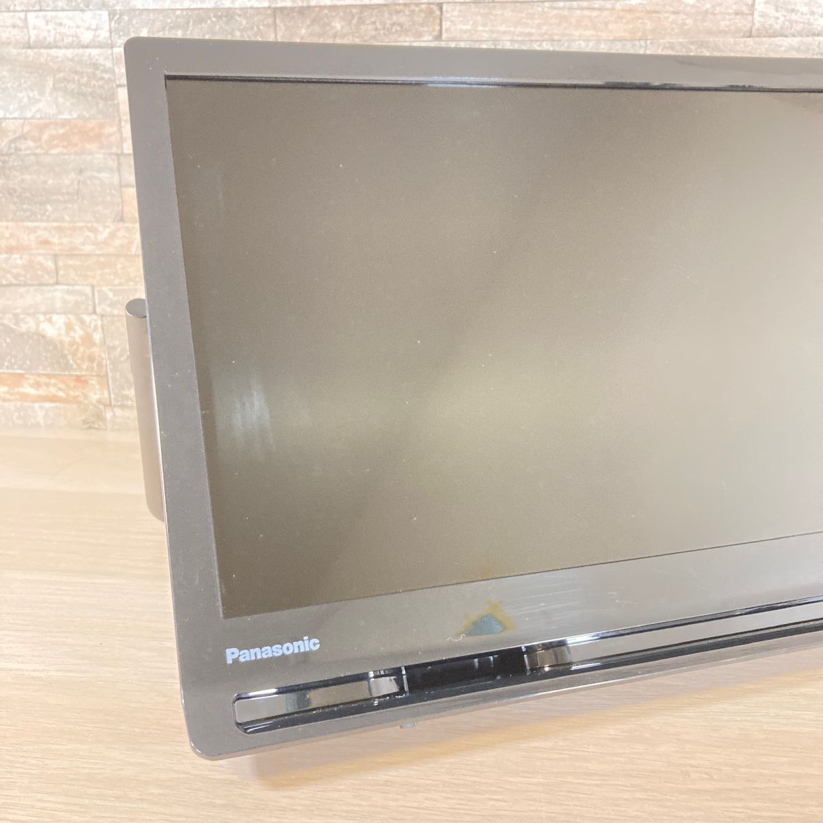 8976 動作品 パナソニック 19V型 ハイビジョン ポータブル 液晶テレビ インターネット動画 UN-19FB10H - メルカリ