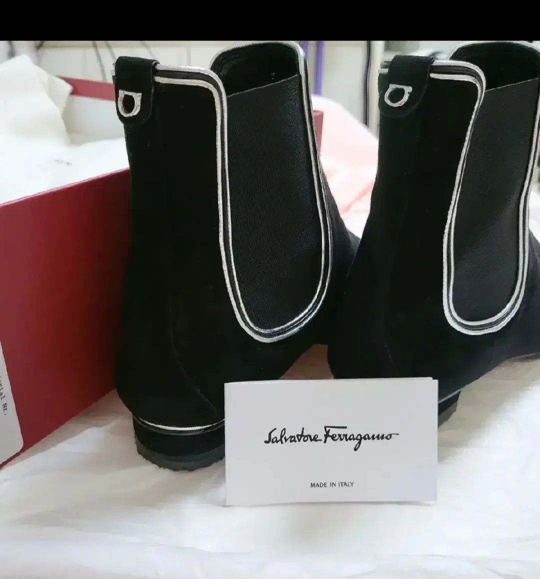 FERRAGAMO フェラガモ スウェード レディース アンクルブーツ