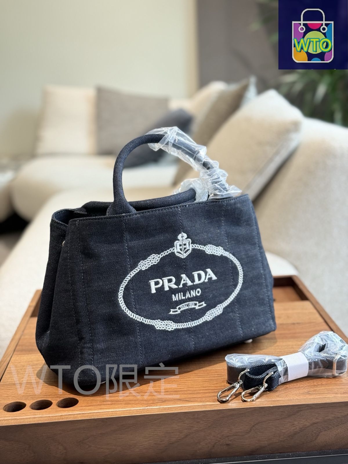 PRADA プラダ　カナパ　デニム　ハンドバッグ　三角ロゴ　白タグ 人気✨プラダ カナパ トート Mサイズ 三角ロゴ デニム ロゴ 金具
