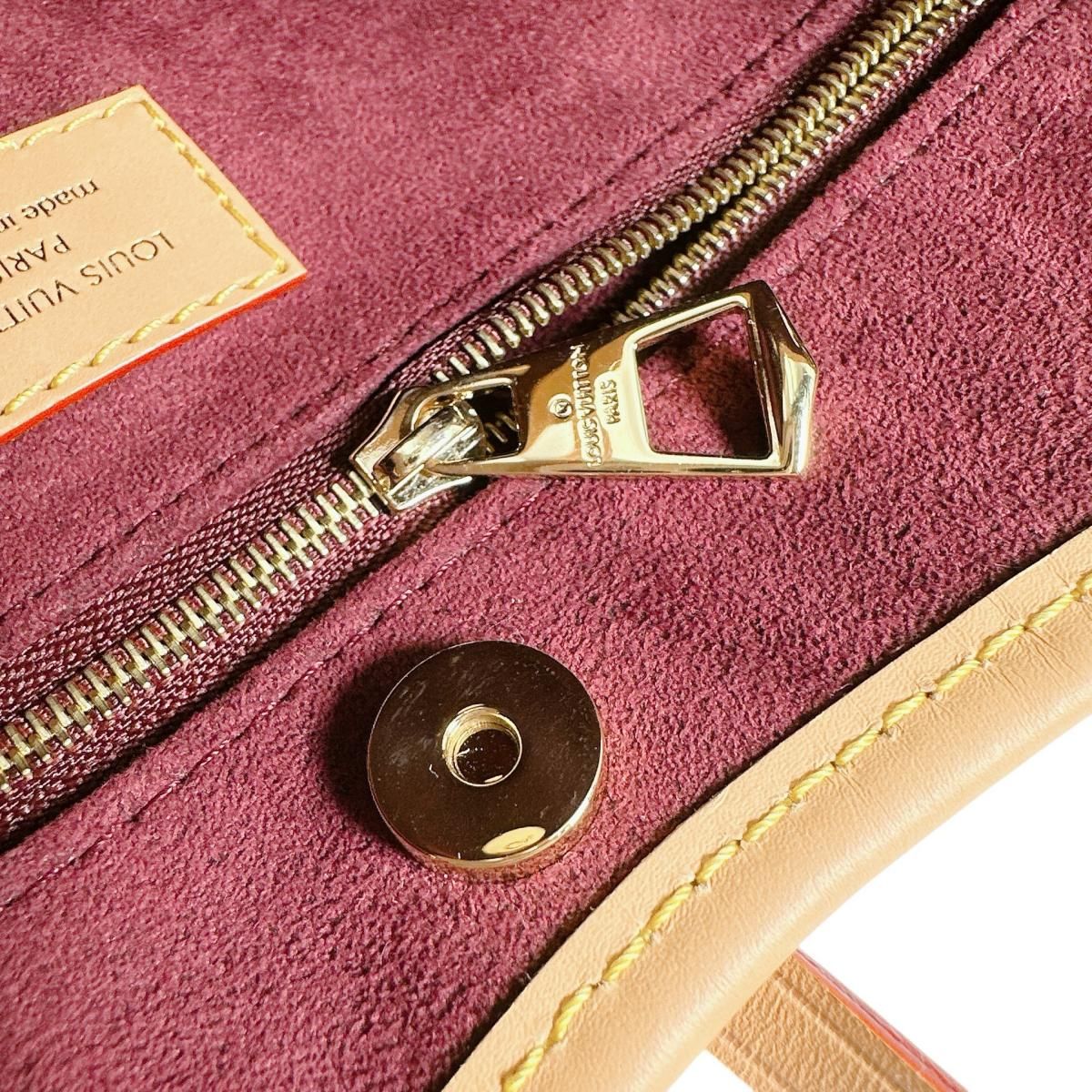 ショルダーバッグ