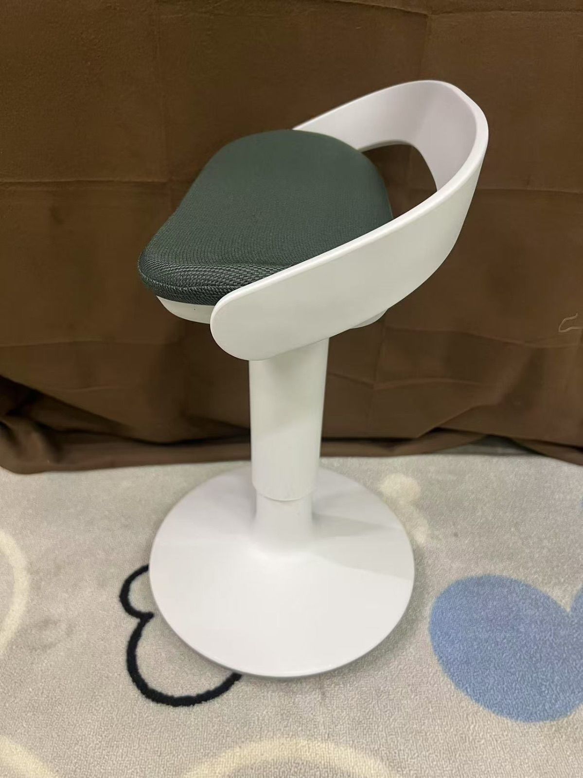 【美品】コクヨ ジョイン 昇降スツール　2024年製 美品】コクヨ ジョイン 昇降スツール 2024年製 - メルカリ