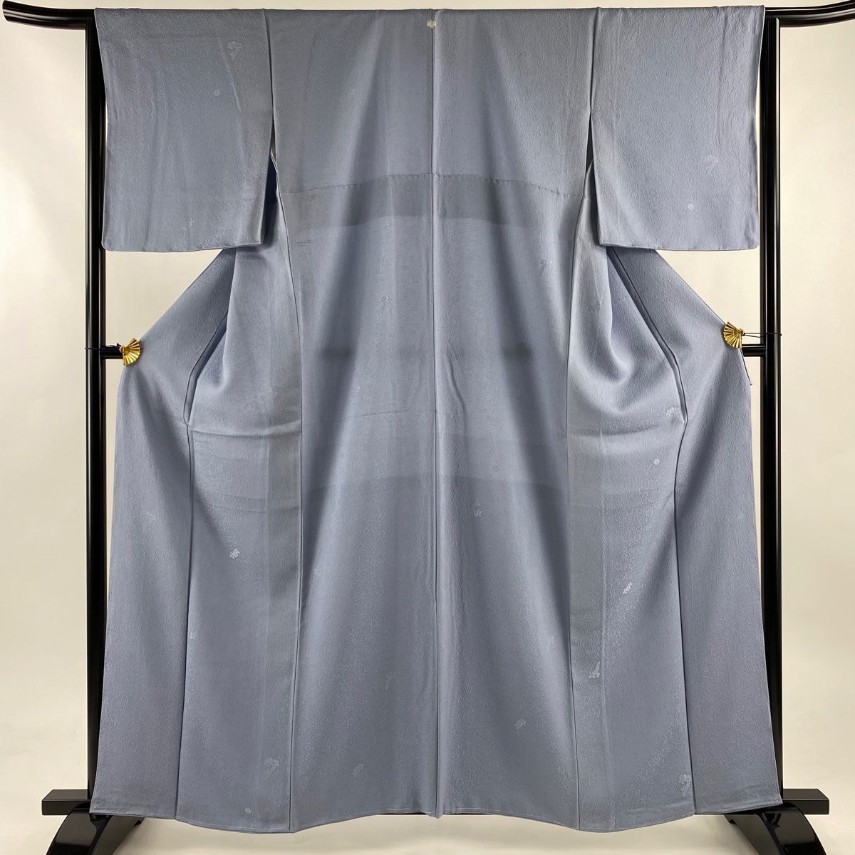 色無地 身丈160.5cm 裄丈63.5cm 正絹 美品 名品 【中古】 色無地 身丈160.5cm 裄丈63.5cm S 袷 地紋 水色 正絹 名品 一つ紋