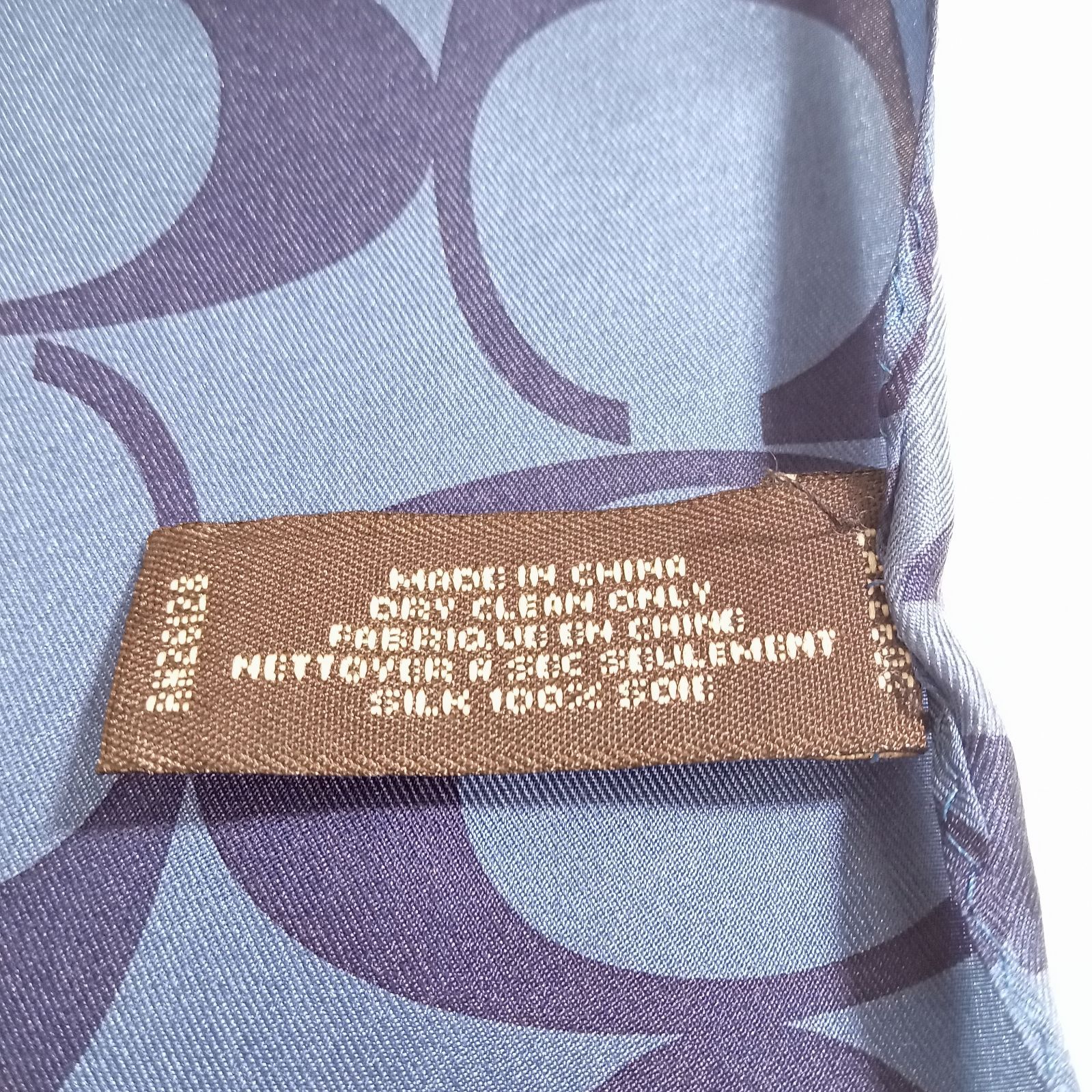 未使用 コーチ COACH シルクシフォン スカーフ シグネチャー ブルー系 COACH】コーチ/シグネチャー シルクスカーフ/ブルー系 - メルカリ