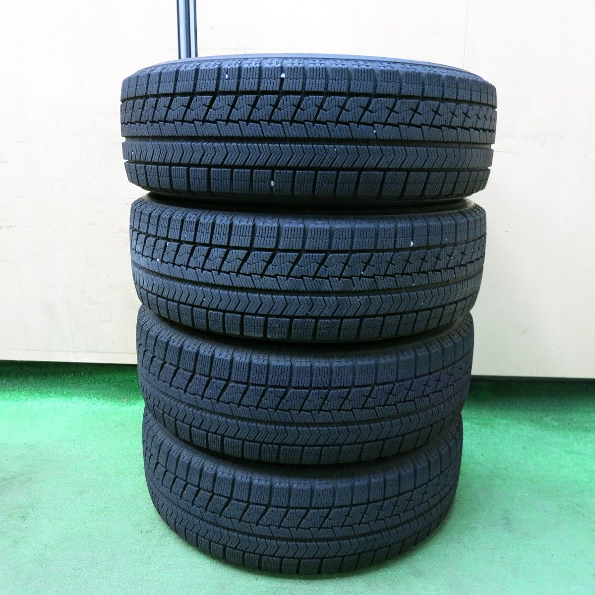 送料無料] バリ溝！キレイ！9分☆スタッドレス 185/65R15 ブリヂストン 
