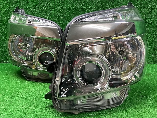 コーティング　比較的綺麗　ZRR70/75　ヴォクシー　煌　前期　ヘッドライト　左右　HID　28-203　V9　レベ付き　バラスト付き　250129253