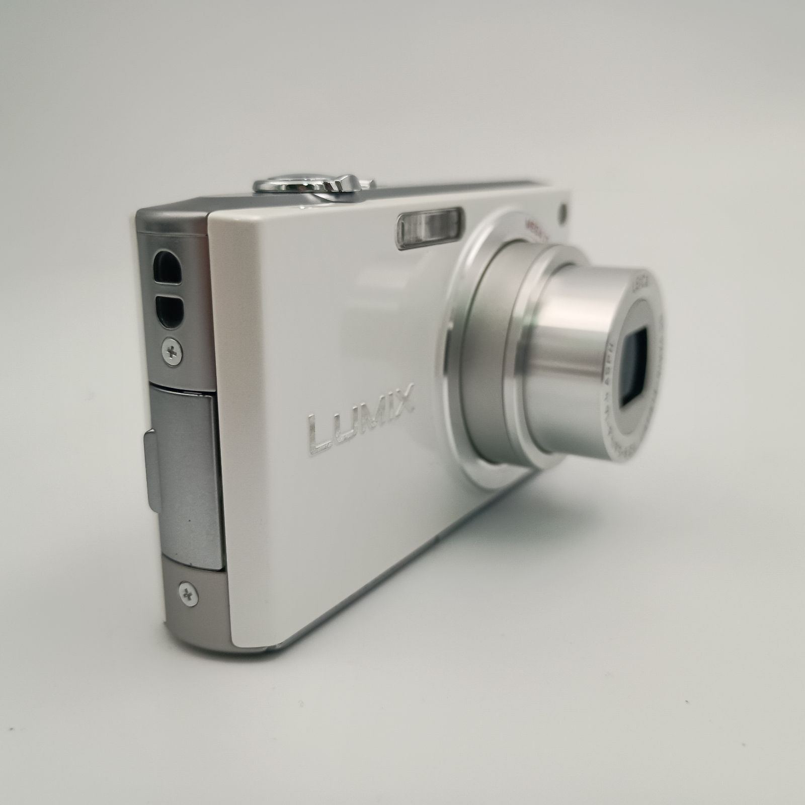 Panasonic DMC-FX33 コンパクトデジタルカメラ　ホワイト Amazon | パナソニック デジタルカメラ LUMIX (ルミックス