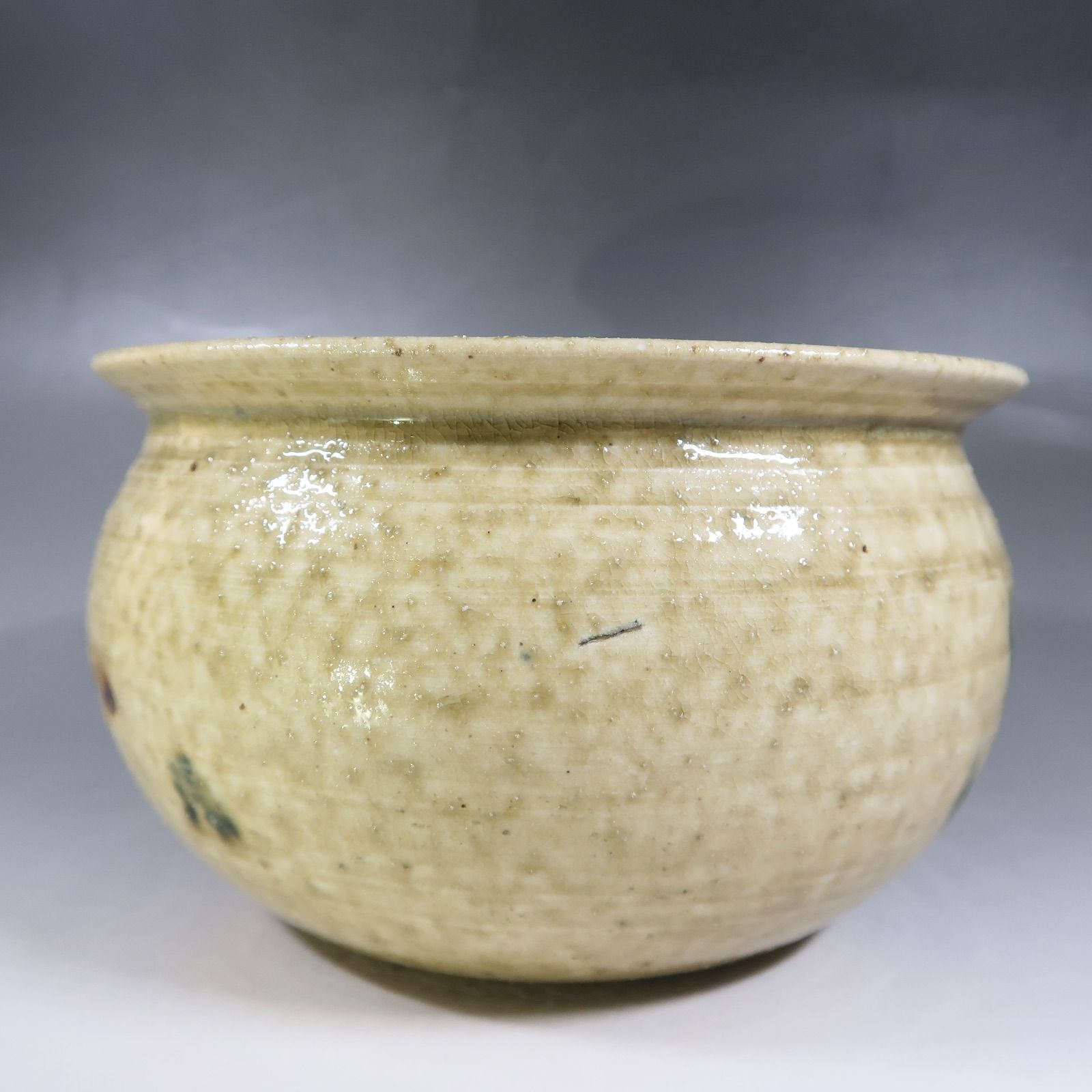 茶道具　黄瀬戸　宝珠香合　時代箱　V　7206 茶道具】黄瀬戸エフゴ形建水 十ノ内 表千家12代家元 惺斎宗匠御
