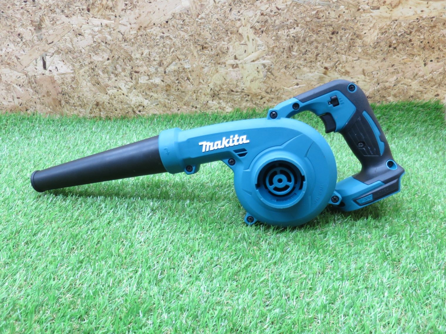 2025新作 10％off。 マキタ Makita 充電式 ブロワ 18V UB185D 送料無料も!