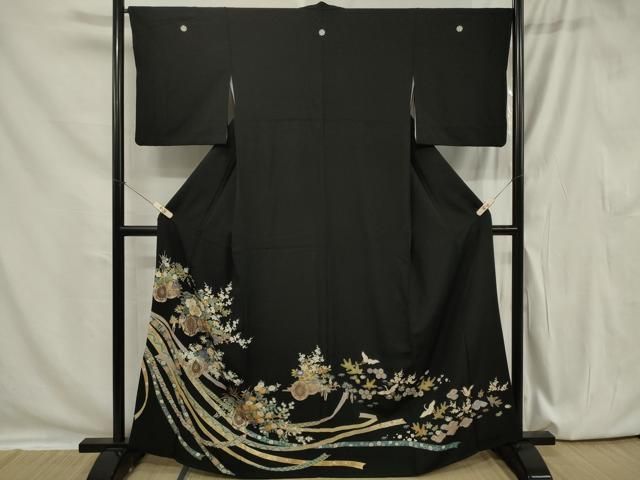 GON様ご確認用正絹黒留袖　作家物　花車文　金彩　② GON様ご確認用正絹黒留袖 作家物 花車文 金彩 ② - メルカリ